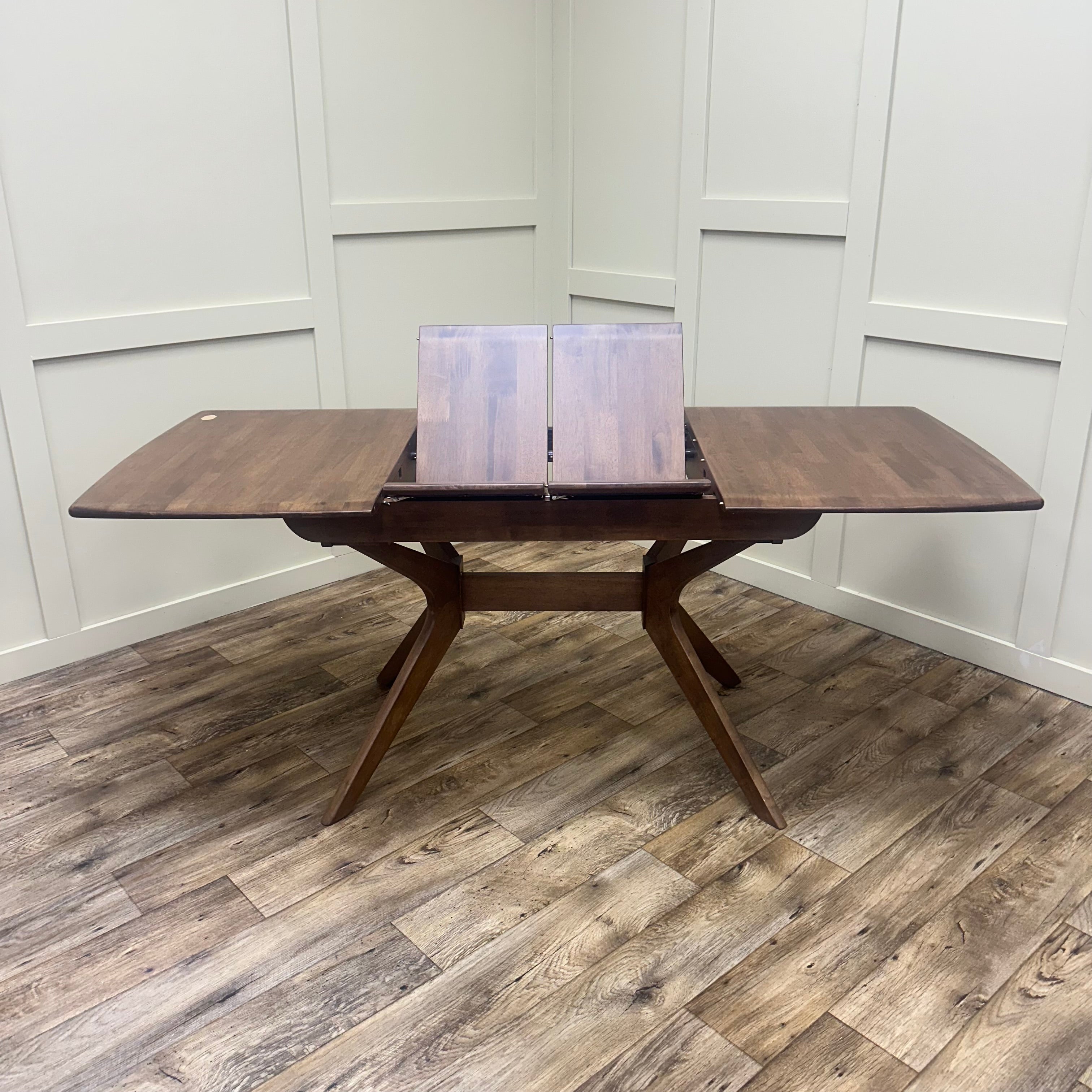 OGUZ EXTENDABLE DINING TABLE