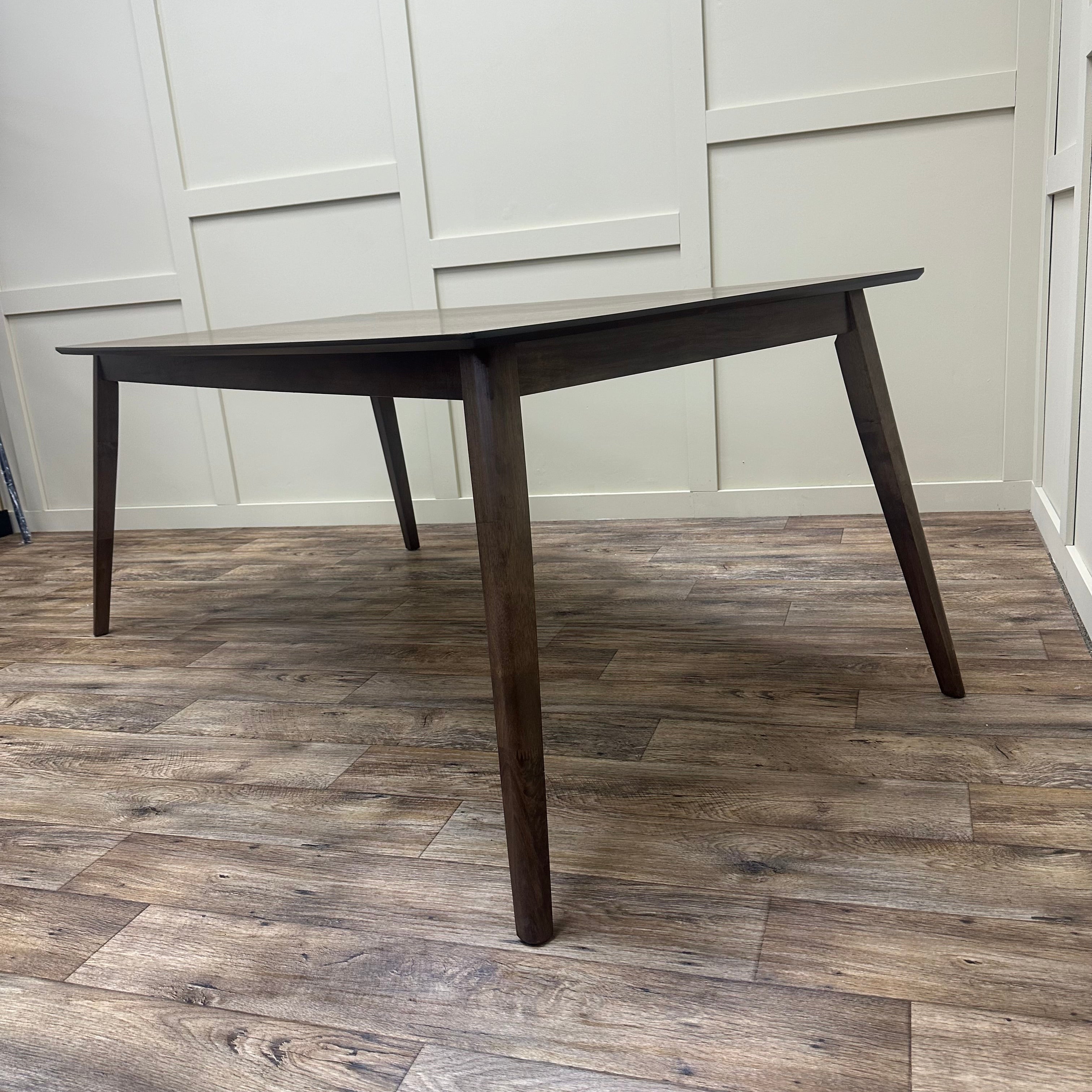 71 PROMO DINING TABLE