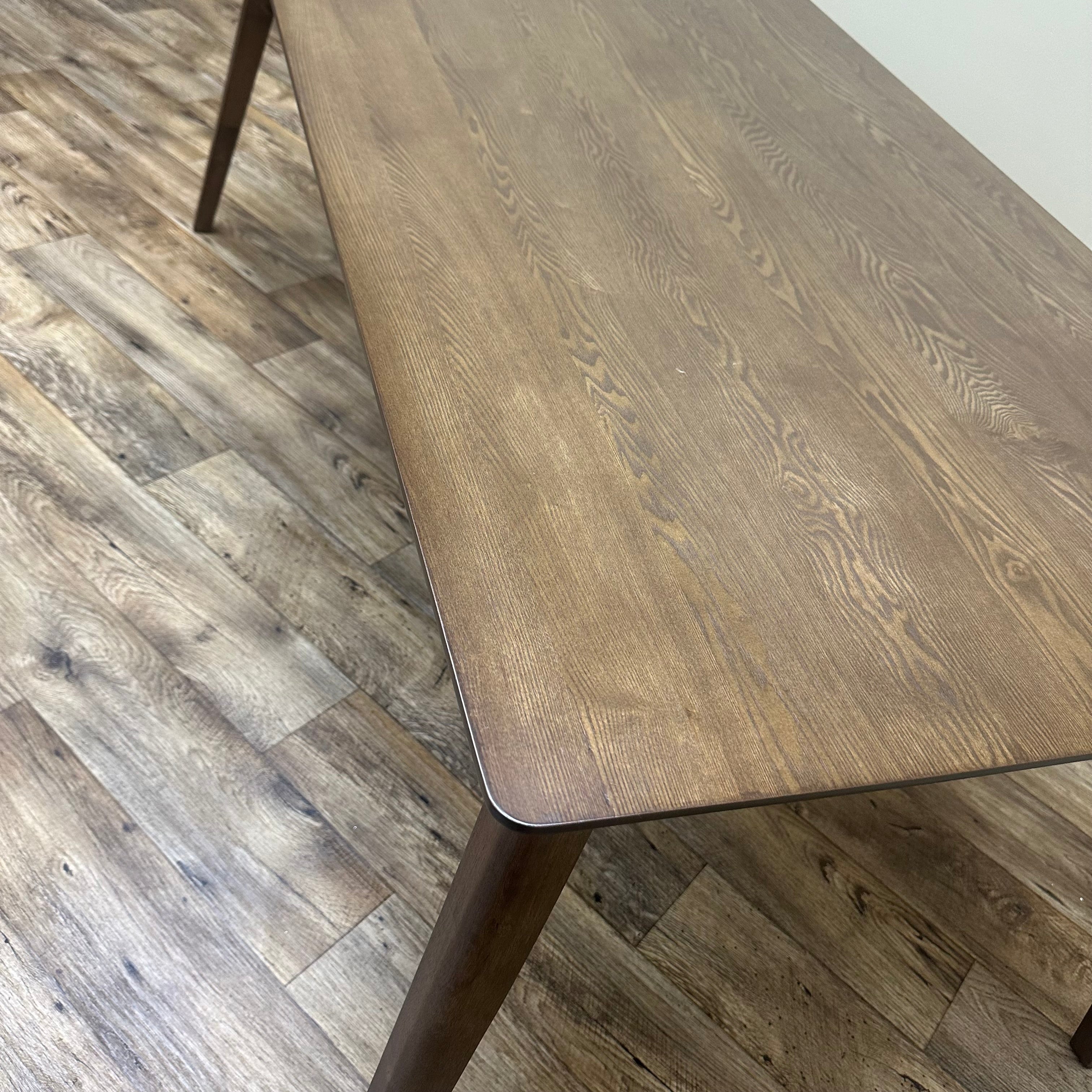 71 PROMO DINING TABLE