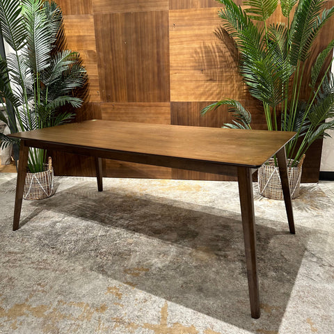 71 PROMO DINING TABLE