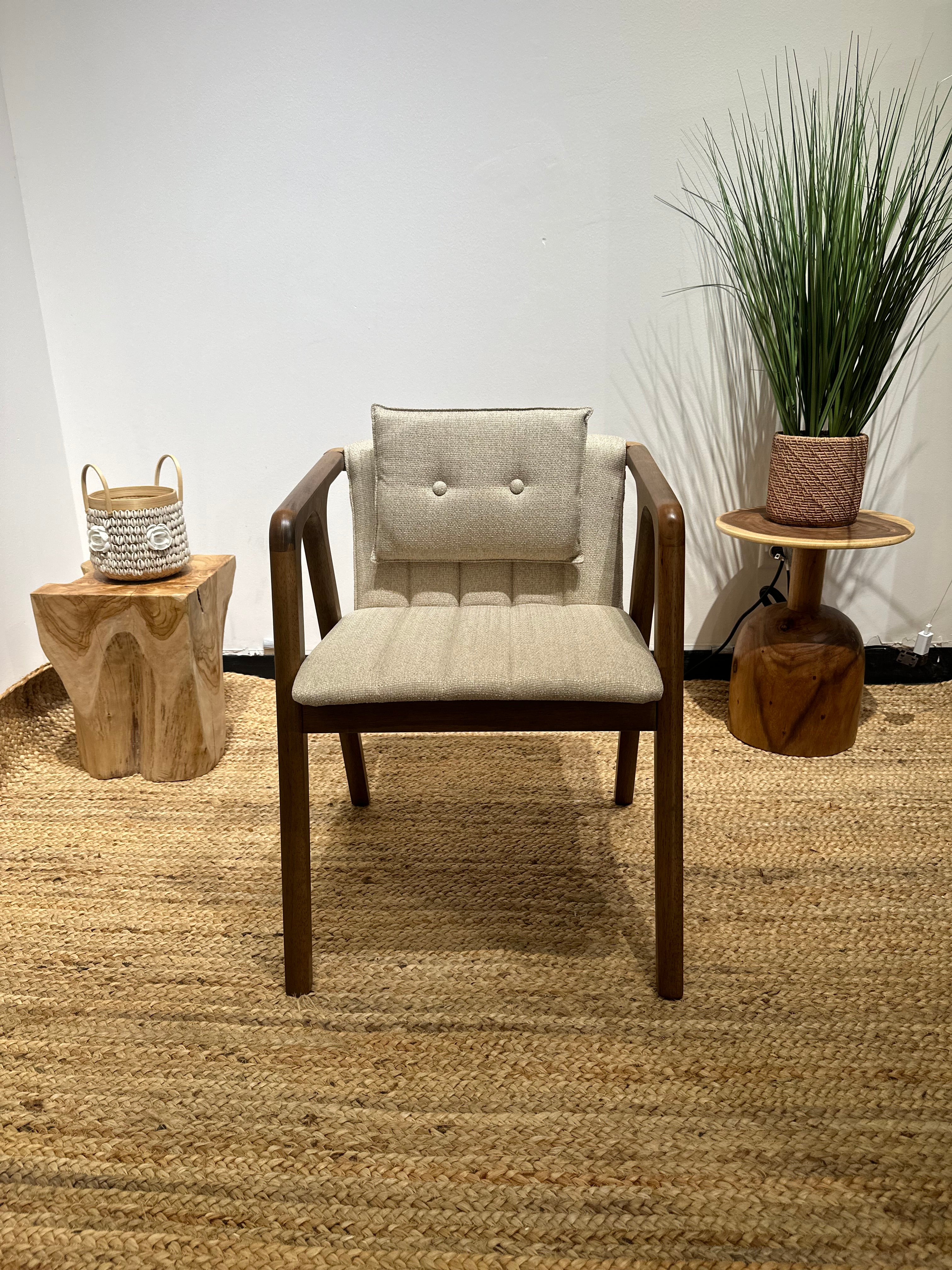 BALAKEN Armchair with Cushioned Seat