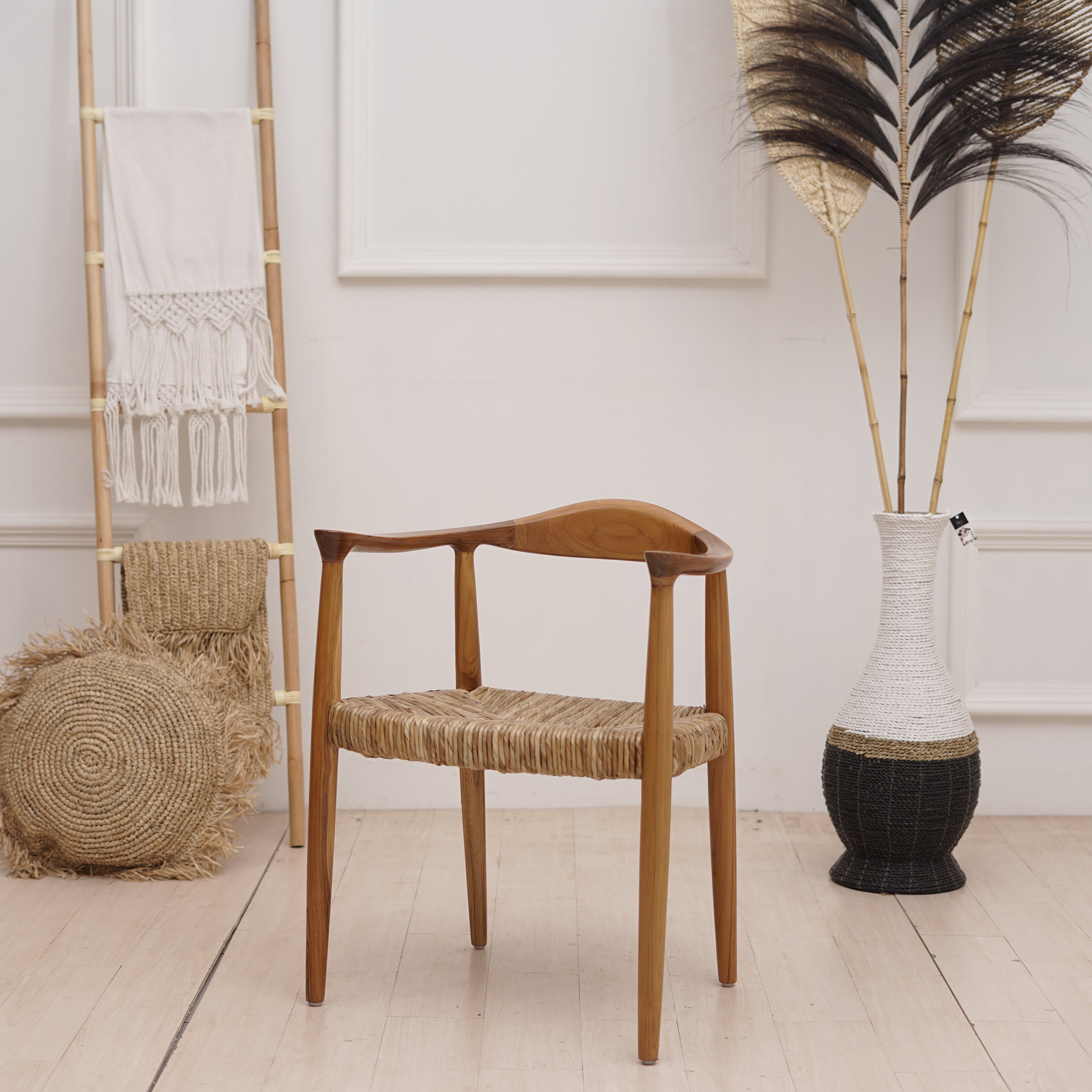 BANTENG Walnut Rattan Armchair Boho| Mid Century Modern Rattan Dining Chairs Walnut Kitchen Chairs Farmhouse Woven Dining Room Chairs Boho Cane Chair Wooden Dining Chairs with Weave Hemp Seat Curved Wooden Back Rest